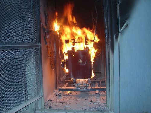 夏日炎炎，北京創(chuàng)聯(lián)匯通電氣教你必備油浸式變壓器防火常識(shí)